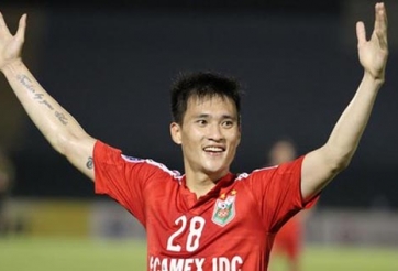 Tin bóng đá Việt Nam 3/11: Công Vinh chia tay Bình Dương