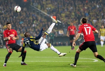 Thua Fenerbahce, MU tự làm khó mình tại Europa League