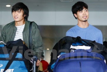 Công Phượng và Tuấn Anh về đến Hà Nội, háo hức hội quân