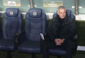 11 thống kê cho thấy Mourinho đang bất lực với M.U