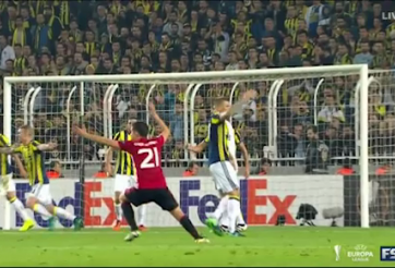 MU đòi pen đầy tranh cãi trước Fenerbahce