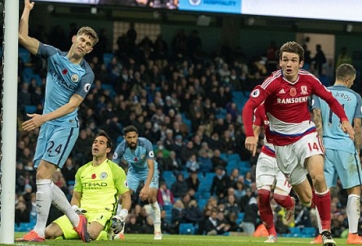 Man City mất điểm trong những phút bù giờ nghiệt ngã