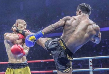 Yi Long phục hận thành công Buakaw trong trận so găng siêu kinh điển