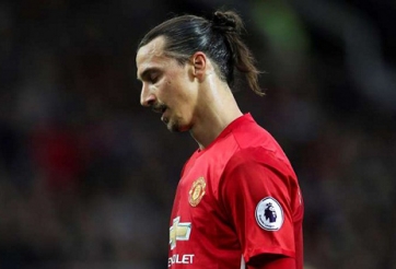 Ibrahimovic bất ngờ xin lỗi NHM MU