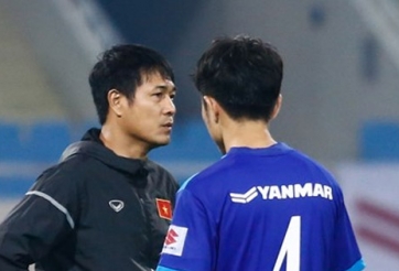 HLV Hữu Thắng không hài lòng ở buổi tập kín của ĐT Việt Nam