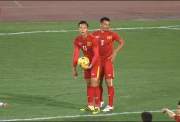 VIDEO: Bàn thua tranh cãi của ĐTVN trên chấm penalty