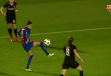 VIDEO: Pha xử lý ghi bàn hoàn hảo của sao nữ Barca