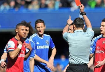Xác định trọng tài bắt chính trận MU – Arsenal