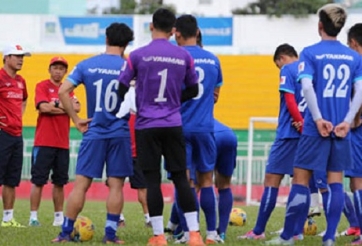 Điểm tin sáng 15/11: Hữu Thắng nhắc nhở vụ Ngọc Hải; Đối thủ của VN thua đậm