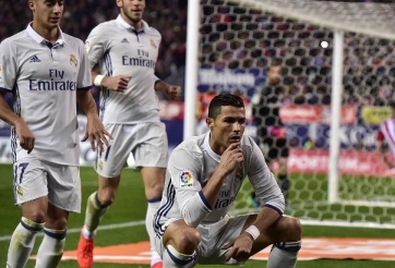 VIDEO: Ronaldo lập hat-trick, phát minh kiểu ăn mừng mới