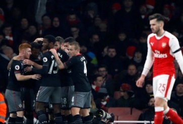 Video bàn thắng: Arsenal 0-2 Southampton (Tứ kết Cúp Liên đoàn Anh)