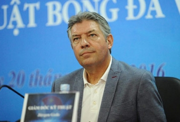 Tin nóng AFF Cup 2/12: GĐKT Gede truyền bí kíp gì cho HLV Hữu Thắng?