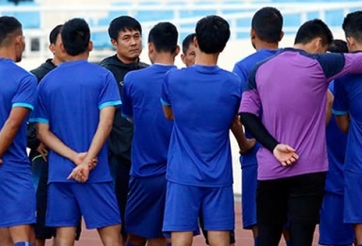 Đến sân Mỹ Đình tập sớm, ĐT Việt Nam phải chờ 30 phút