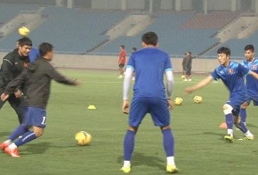 VIDEO: Tuyển thủ VN đá ma cực chất trên sân Mỹ Đình