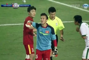 VIDEO: Khi Quế Ngọc Hải lần đầu sắm vai thủ môn ĐTVN