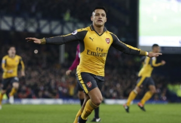 Sanchez nổ súng, Arsenal vẫn thua ngược Everton