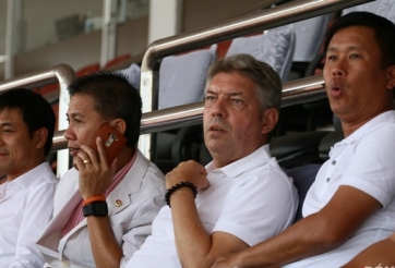 GĐKT Gede trầm trồ khen ngợi lối chơi của U21 Thái Lan