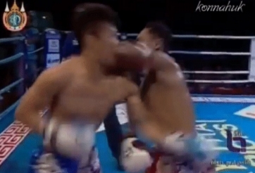 Lĩnh cùi trỏ giữa mặt, võ sĩ Trung Quốc ngất luôn trên võ đài