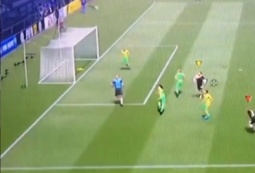 VIDEO: Ngỡ ngàng với pha ném biên ghi bàn cực đỉnh