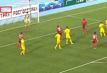 VIDEO: Đã mắt với cú vô-lê khiến thủ môn đứng nhìn bất lực