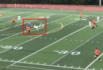 VIDEO: Thủ môn học Neuer gặp đúng tiền đạo học Ibrahimovic