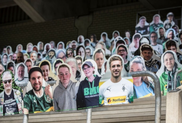 Đội bóng Đức dùng cách lạ giúp CĐV 'góp mặt' trong trận đấu kín