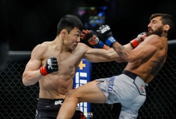 Võ sĩ Mông Cổ tung đấm ngàn cân tiễn đối thủ 'vào cơn mê'