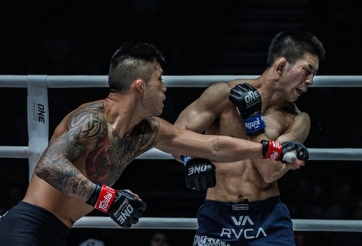 Bại tướng của Martin Nguyễn tung gần 20 cú đấm knock-out đối thủ Hàn Quốc