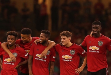 Nợ đầm đìa mùa Covid-19, MU vẫn bị xâu xé không thương tiếc