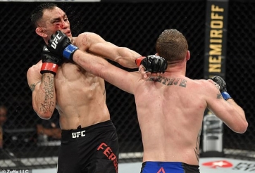 'Kẻ thay thế Khabib' tung 100 cú đấm vỡ xương gò má đối thủ