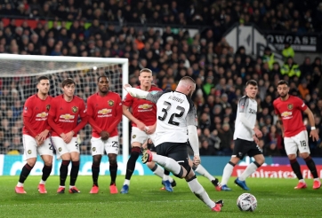 Chuyển nhượng tối 4/10: Huyền thoại MU gợi ý cái tên đáng mua hơn Sancho