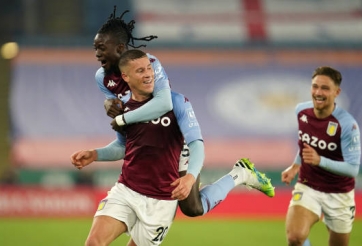 Cựu sao Chelsea hóa người hùng, Aston Villa giữ trọn kỉ lục thắng