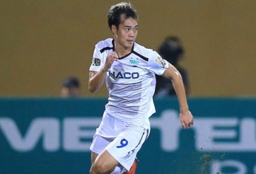 VIDEO: Những pha bứt tốc không kém Mbappe của Văn Toàn