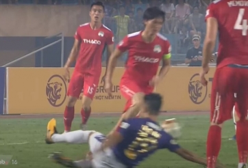 VIDEO: Tuấn Anh xử lý đẳng cấp biến Quang Hải thành 'gã hề'