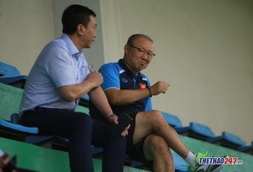 HLV Park gay gắt trong trận đấu nội bộ của U22 Việt Nam