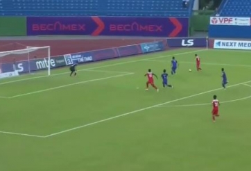 VIDEO: Tuấn Anh nỗ lực giúp Văn Toàn mở tỷ số cho HAGL