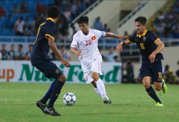 VIDEO: Công Phượng solo ghi bàn như Messi trước 'rừng' cầu thủ Australia