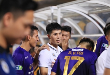 VIDEO: Đình Trọng xuất hiện lần đầu sau phẫu thuật, chúc mừng chức VĐ của Hà Nội