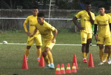 VIDEO: SLNA đón chào dàn 'tinh binh' trước cuộc đối đầu HAGL