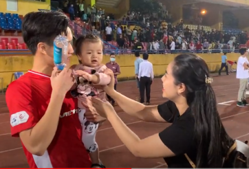 VIDEO: Hoàng Đức đóng vai ông bố trẻ, ân cần dỗ dành bé nhà Tiến Dũng