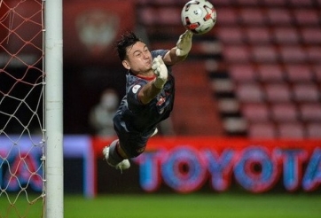 VIDEO: Văn Lâm thực hiện 3 pha cứu thua không tưởng chỉ trong 4 giây