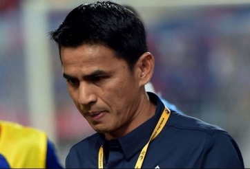 Bầu Đức không sa thải Kiatisak dù HAGL xuống hạng