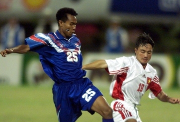 VIDEO: Siêu phẩm của HLV Viettel vào lưới Thái Lan năm 1998