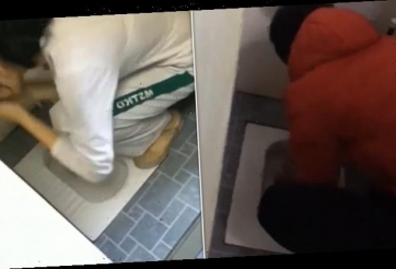 VIDEO: Triệu người phẫn nộ HLV Trung Quốc bắt học trò rửa mặt bằng toilet