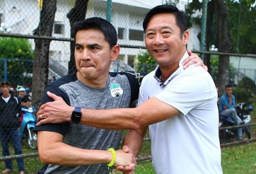 Kiatisak tay bắt mặt mừng gặp lại bạn cũ Huỳnh Đức