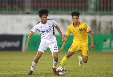 'Cựu thần đồng HAGL' được HLV Polking trao số áo đẹp