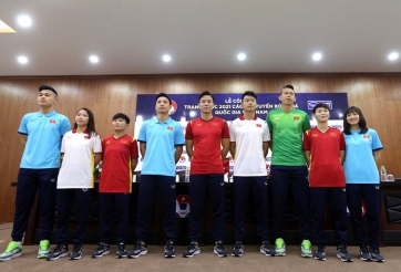 VIDEO: Hoàng Loan, Hải Yến đẹp rạng ngời trong mẫu áo đấu mới của ĐTVN