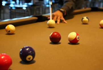 VIDEO: Những cú đánh bi-a ảo diệu chỉ có trong trí tưởng tượng