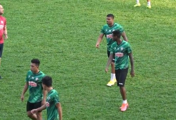 VIDEO: Ngoại binh bí ẩn của TP HCM ra mắt trong buổi tập tân xuân