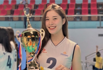 Hoa khôi bóng chuyền Thu Huyền giải nghệ ở tuổi 19